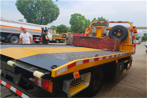 顺庆区附近拖车电话号码服务